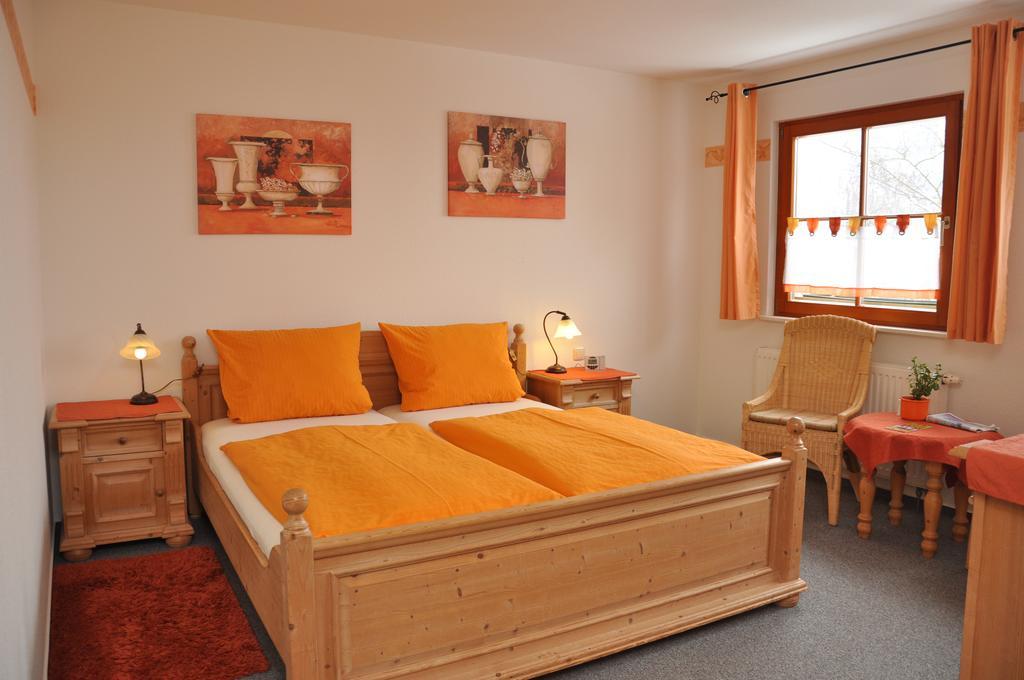 Steakhouse & Pension Crazy Horse Suhl Pokoj fotografie